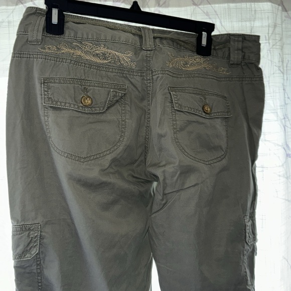 Express green khaki with gold design size 10 - Picture 2 of 3